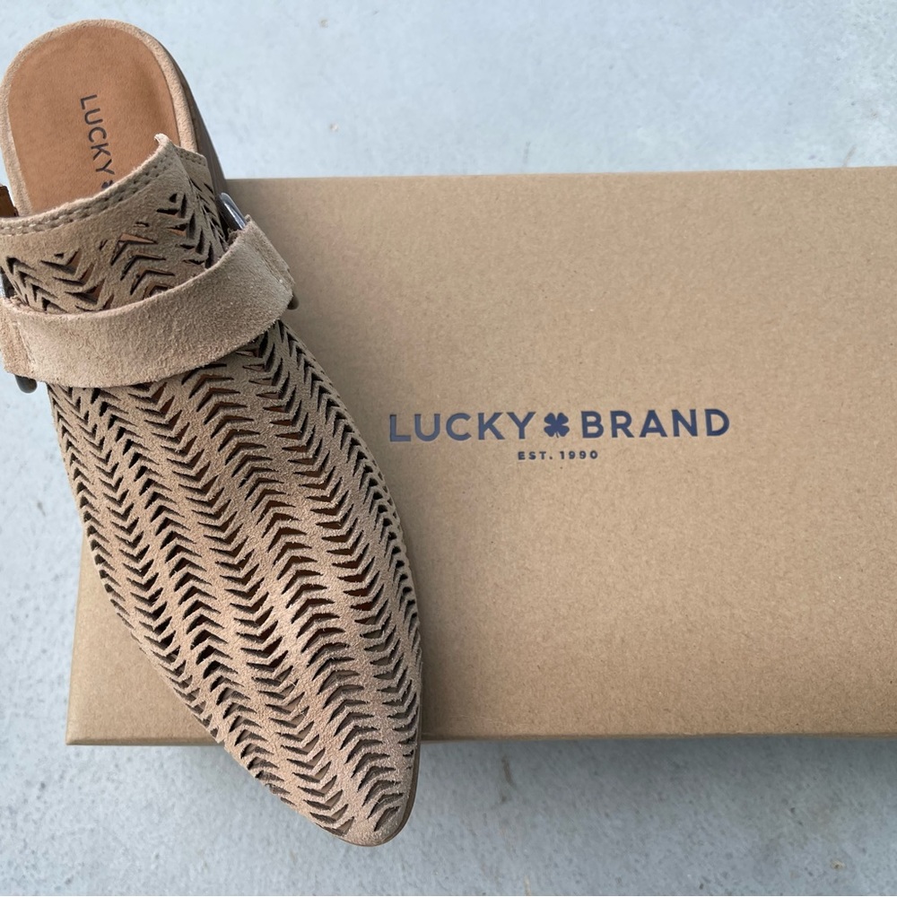Lucky Brand~Never Worn~Size 8 Tan